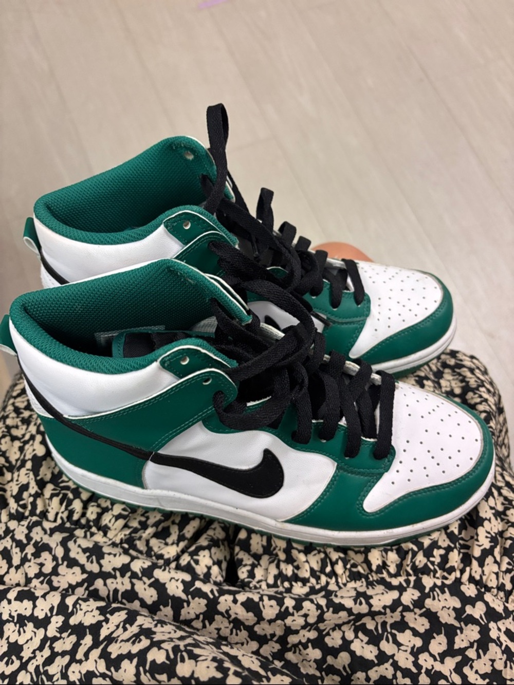 Nike Mid-Top Sneakers in Green, White & Black